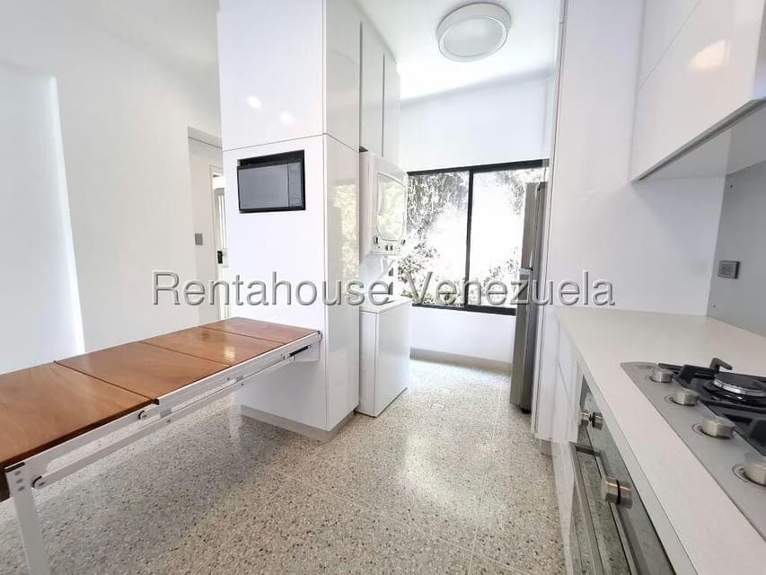 Apartamento (1 Nivel) en Alquiler en Colinas de Bello Monte, Distrito Metropolitano - 7