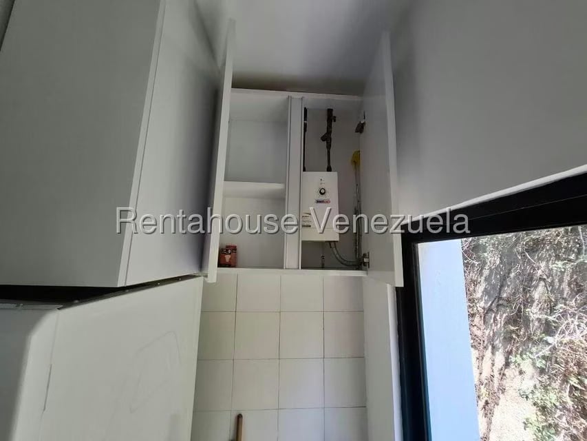 Apartamento (1 Nivel) en Alquiler en Colinas de Bello Monte, Distrito Metropolitano - 9