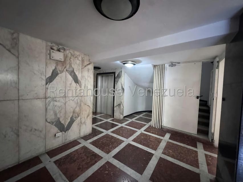 Apartamento (1 Nivel) en Alquiler en La Campiña, Distrito Metropolitano - 2