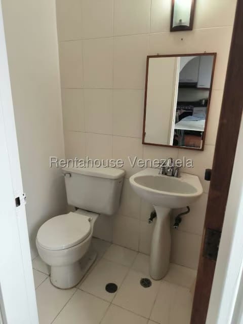 Apartamento (1 Nivel) en Alquiler en La Campiña, Distrito Metropolitano - 28
