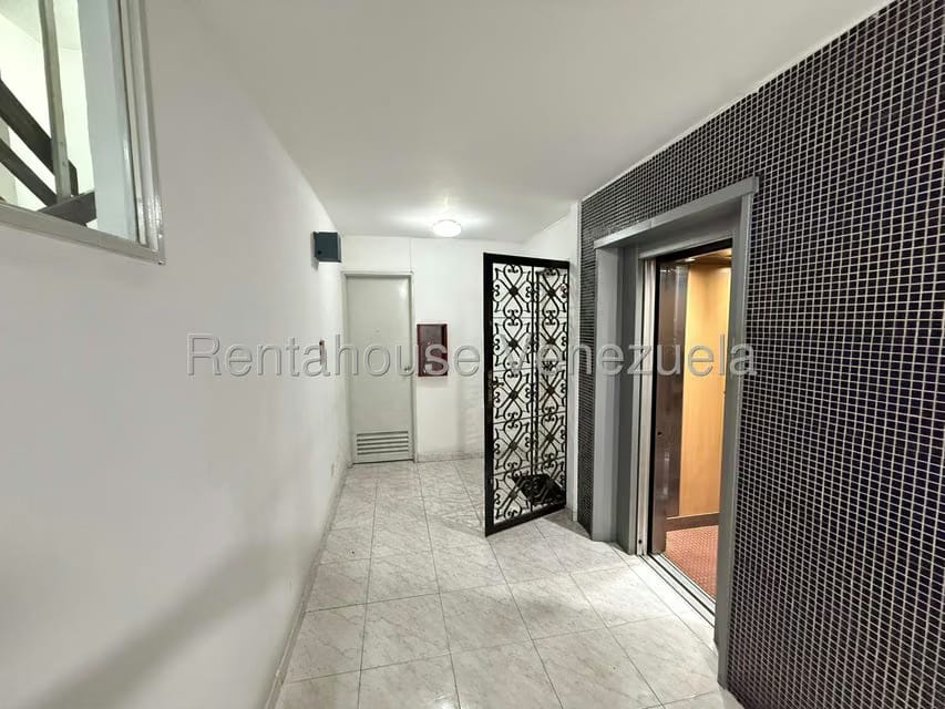 Apartamento (1 Nivel) en Venta en La Urbina, Distrito Metropolitano - 4