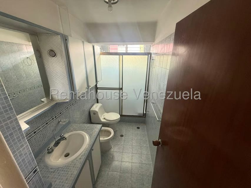 Apartamento (1 Nivel) en Venta en La Urbina, Distrito Metropolitano - 37