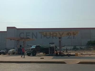 En venta terreno comercial, zona Oeste de Maracaibo, sector Curva de Molina - 2