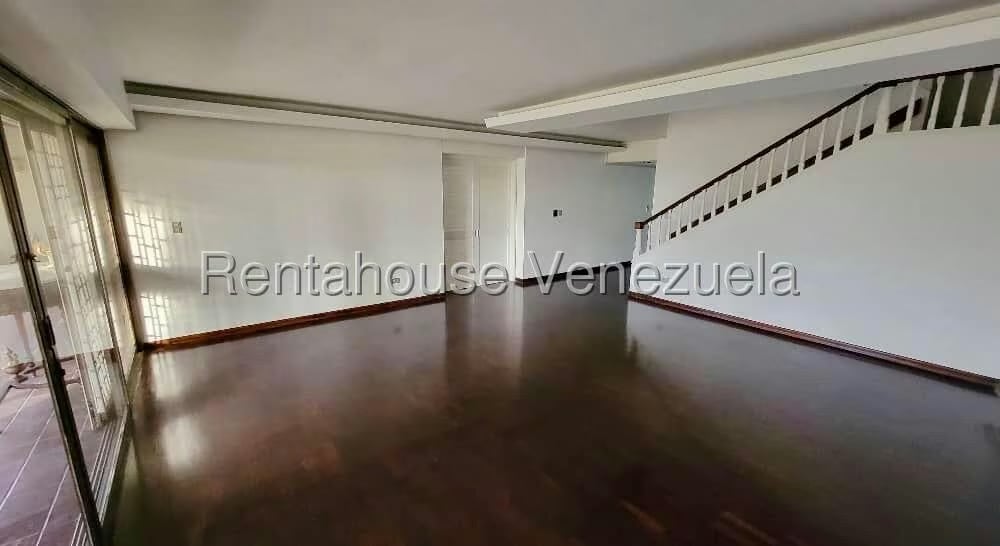 Apartamento (Duplex) en Venta en Charallavito, Distrito Metropolitano - 2