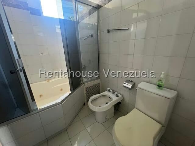 Apartamento (1 Nivel) en Venta en La Florida, Distrito Metropolitano - 23
