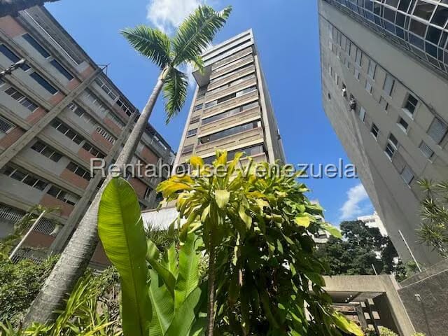 Apartamento (1 Nivel) en Venta en La Florida, Distrito Metropolitano - 27