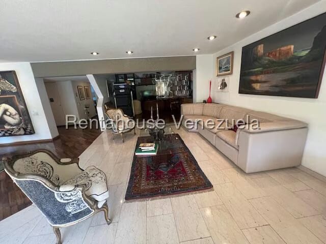 Apartamento (1 Nivel) en Venta en La Florida, Distrito Metropolitano - 4