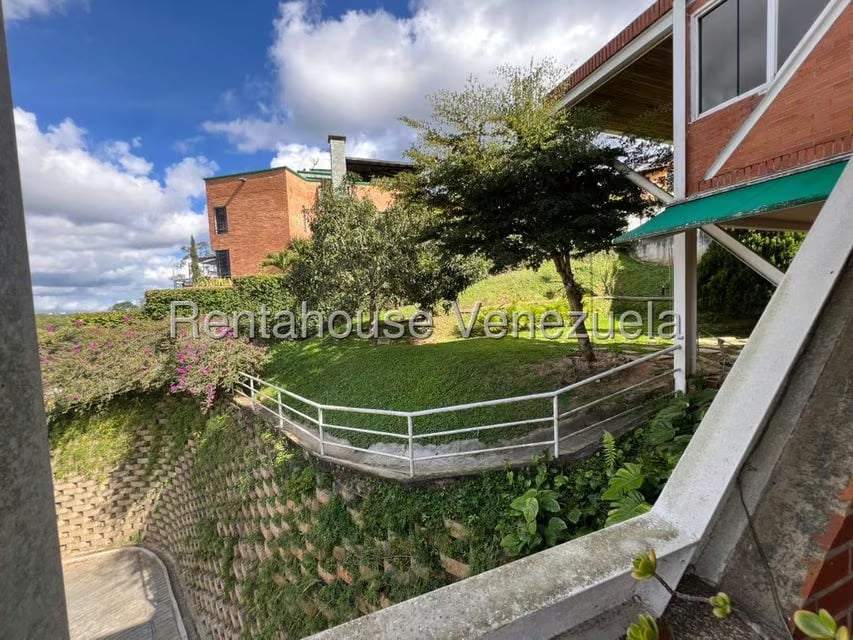 Casa (Duplex) en Venta en Oripoto, Distrito Metropolitano - 11