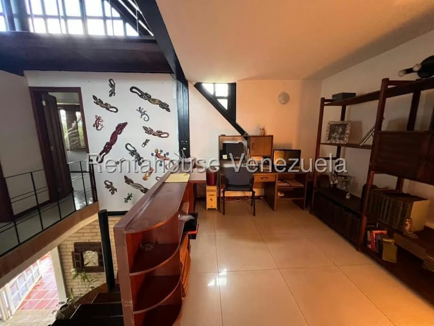 Casa (Duplex) en Venta en Oripoto, Distrito Metropolitano - 25