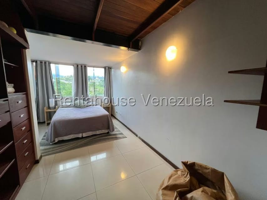Casa (Duplex) en Venta en Oripoto, Distrito Metropolitano - 38