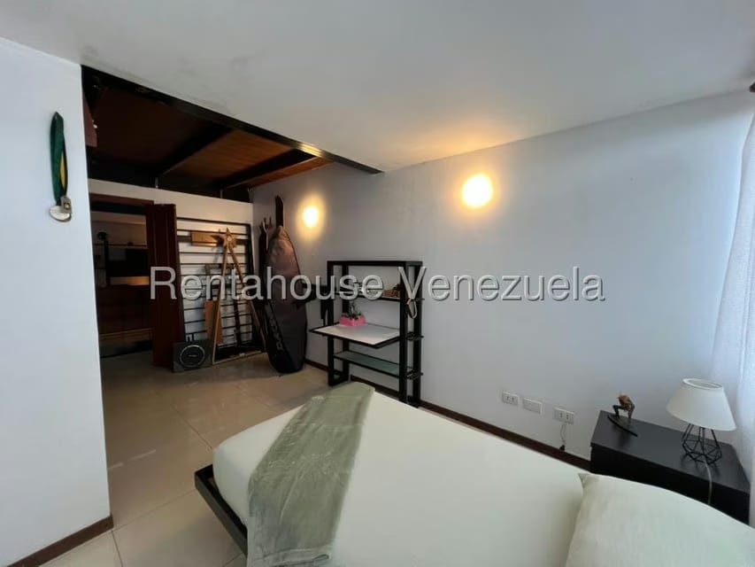 Casa (Duplex) en Venta en Oripoto, Distrito Metropolitano - 39