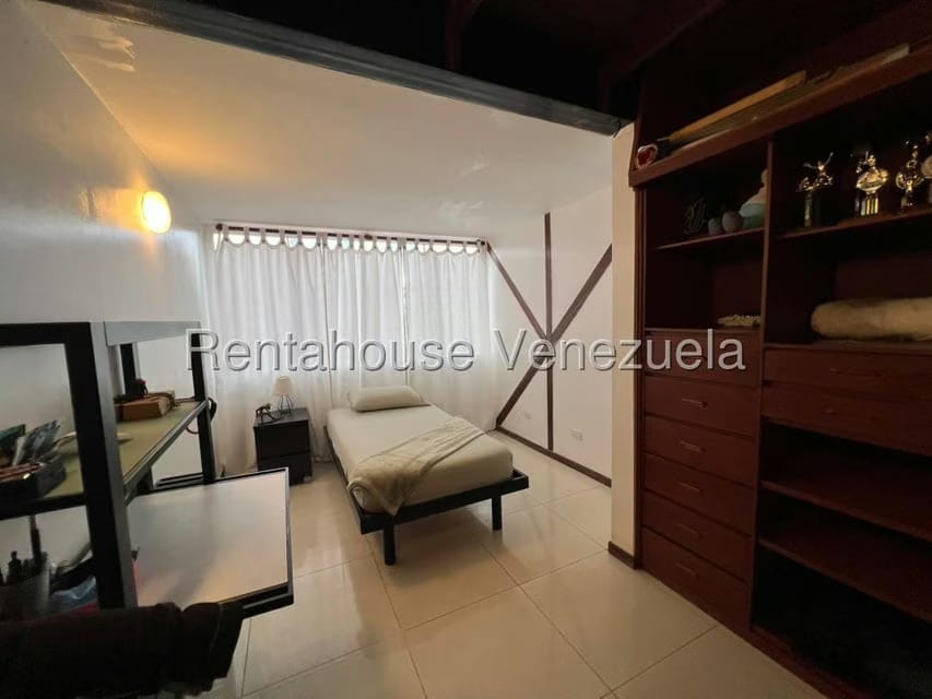 Casa (Duplex) en Venta en Oripoto, Distrito Metropolitano - 40