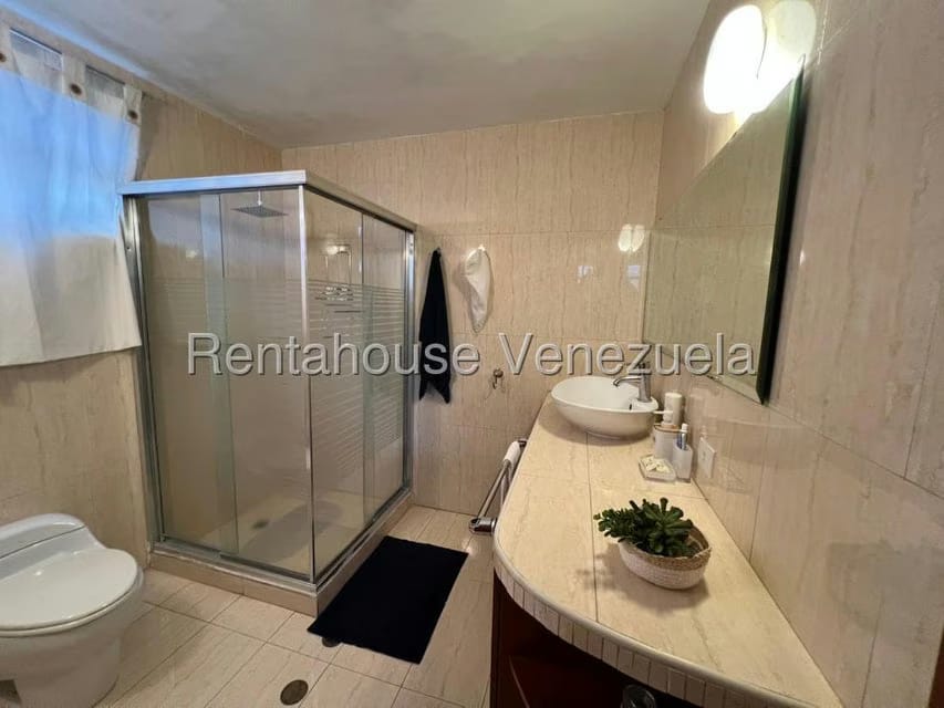 Casa (Duplex) en Venta en Oripoto, Distrito Metropolitano - 42