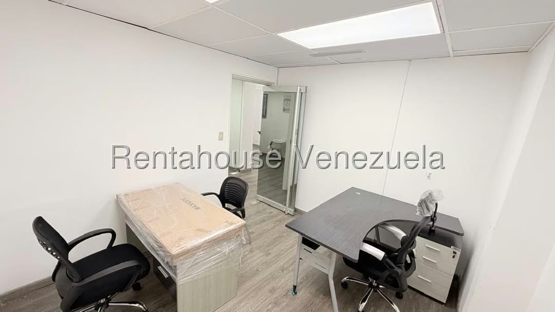 Comercial (Oficina) en Alquiler en Los Cortijos de Lourdes, Distrito Metropolitano - 4