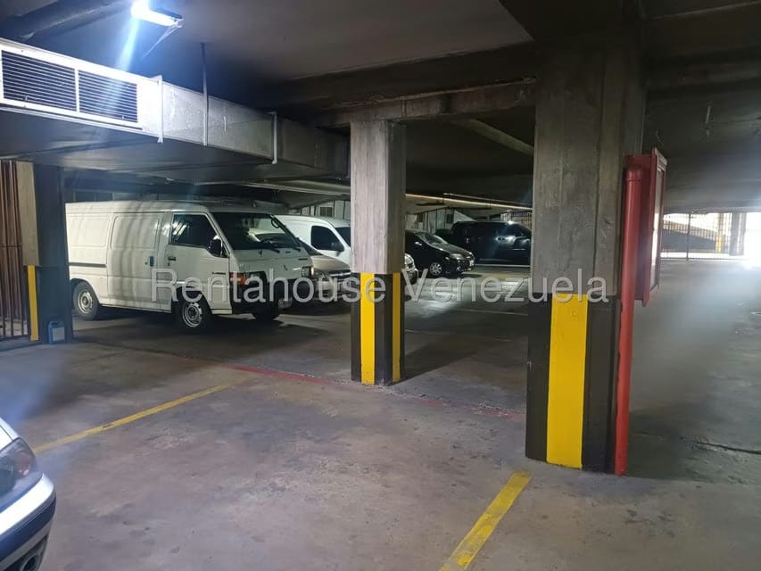 Comercial (Estacionamiento) en Venta en Los Dos Caminos, Distrito Metropolitano - 13