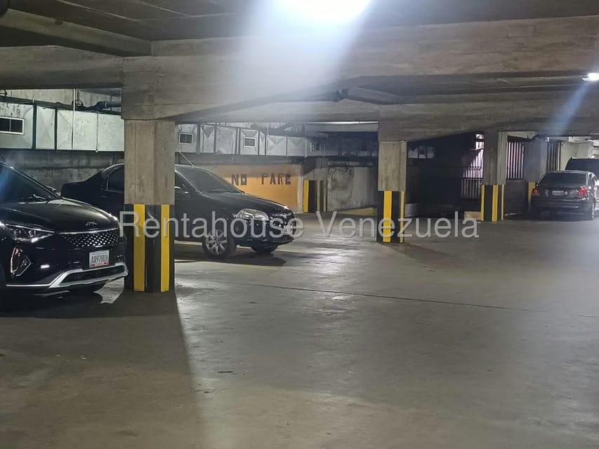 Comercial (Estacionamiento) en Venta en Los Dos Caminos, Distrito Metropolitano - 31