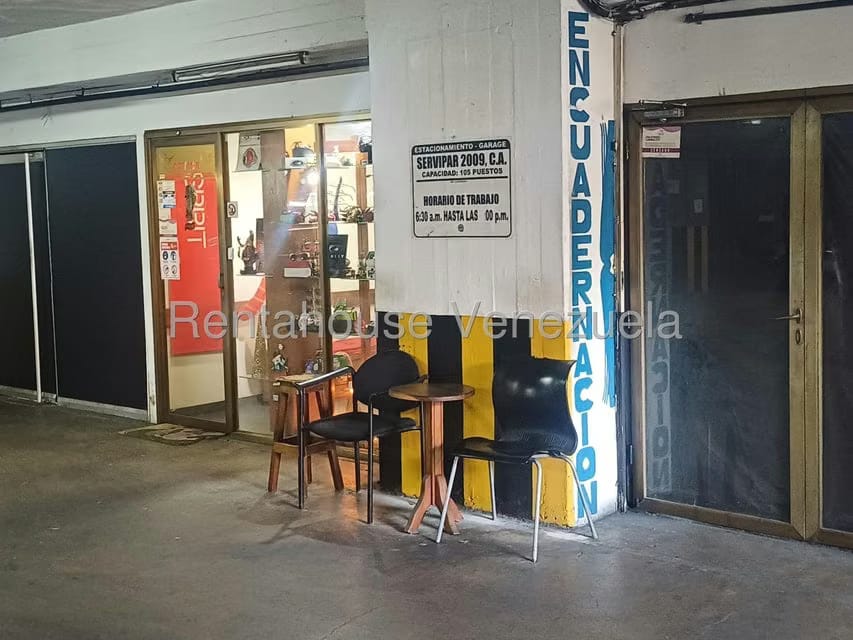Comercial (Estacionamiento) en Venta en Los Dos Caminos, Distrito Metropolitano - 5