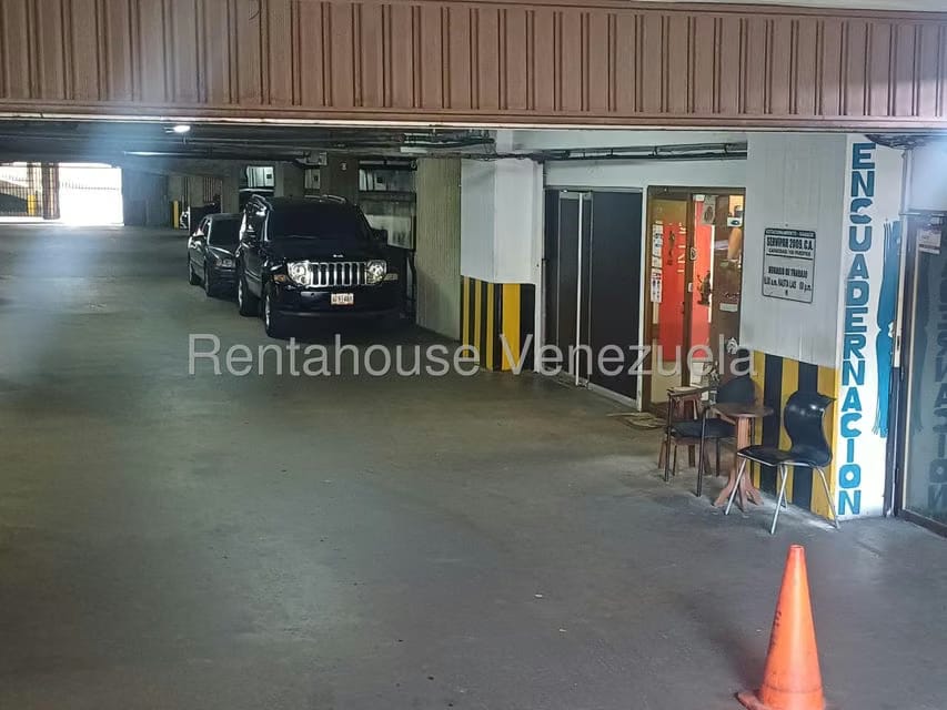 Comercial (Estacionamiento) en Venta en Los Dos Caminos, Distrito Metropolitano - 6