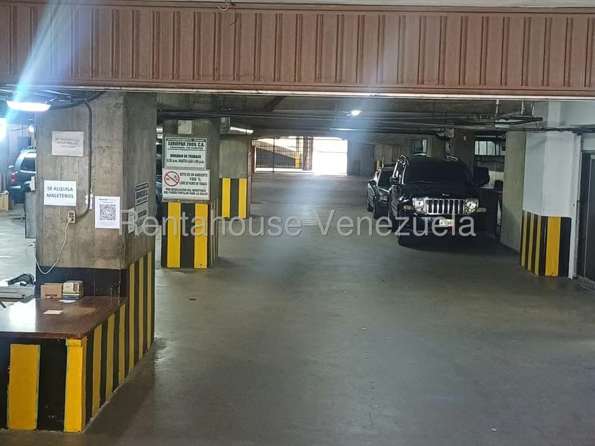 Comercial (Estacionamiento) en Venta en Los Dos Caminos, Distrito Metropolitano - 7