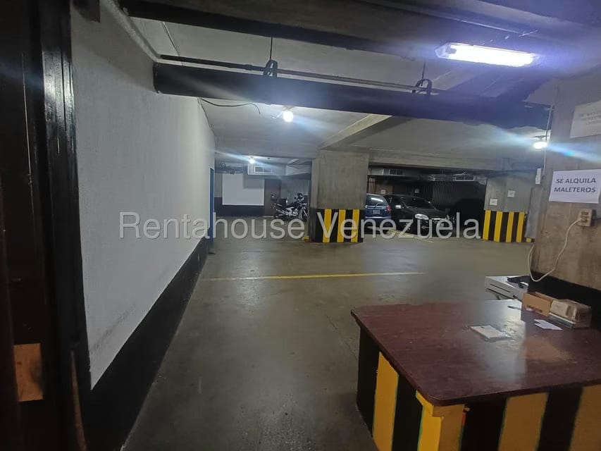 Comercial (Estacionamiento) en Venta en Los Dos Caminos, Distrito Metropolitano - 9