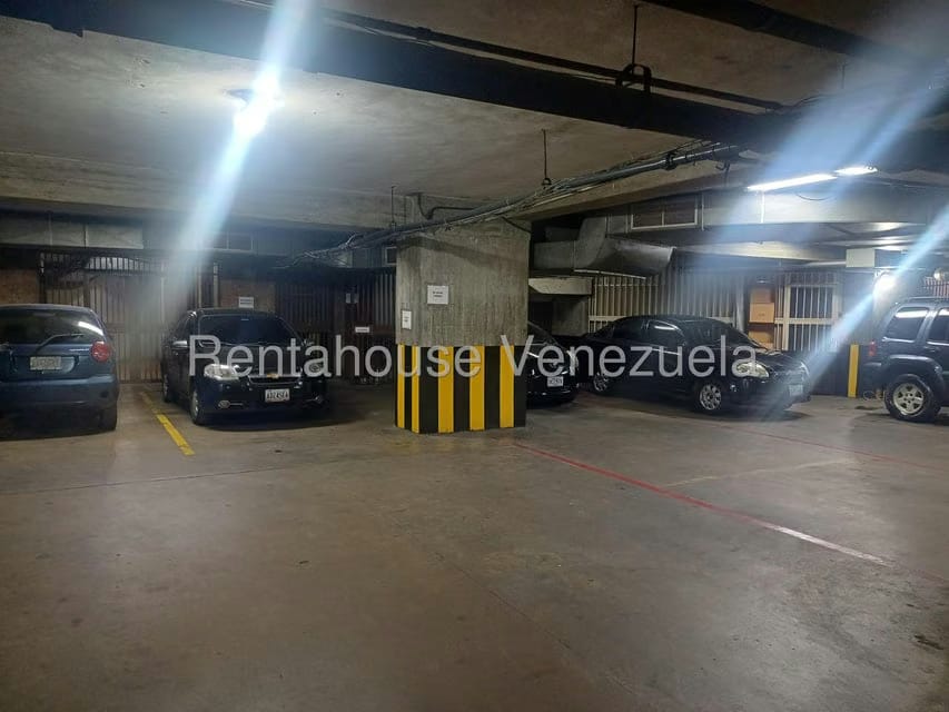 Comercial (Estacionamiento) en Venta en Los Dos Caminos, Distrito Metropolitano - 10