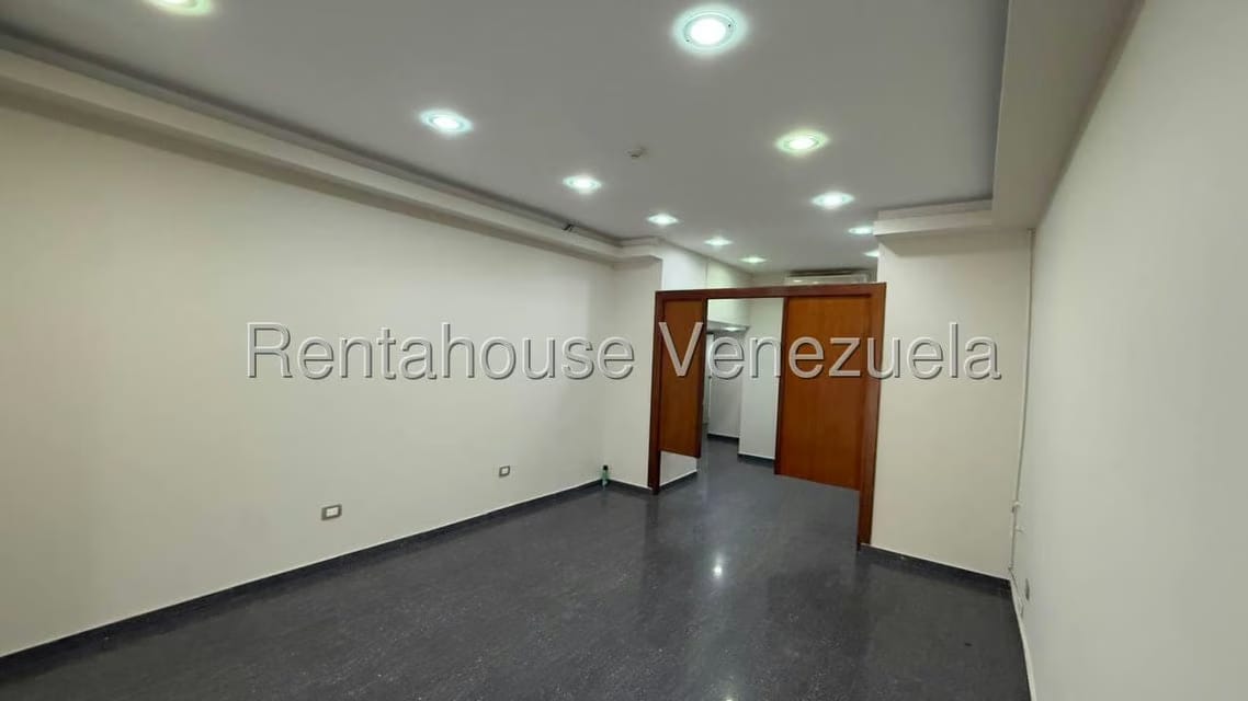 Comercial (Local Comercial) en Alquiler en El Paraiso, Distrito Metropolitano - 13
