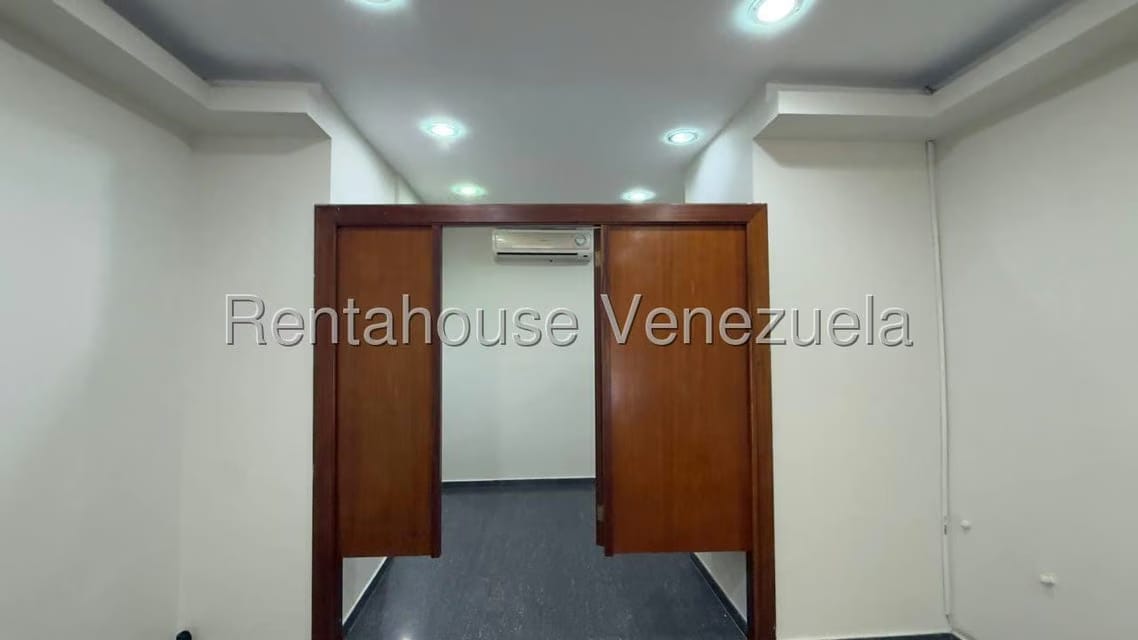Comercial (Local Comercial) en Alquiler en El Paraiso, Distrito Metropolitano - 18