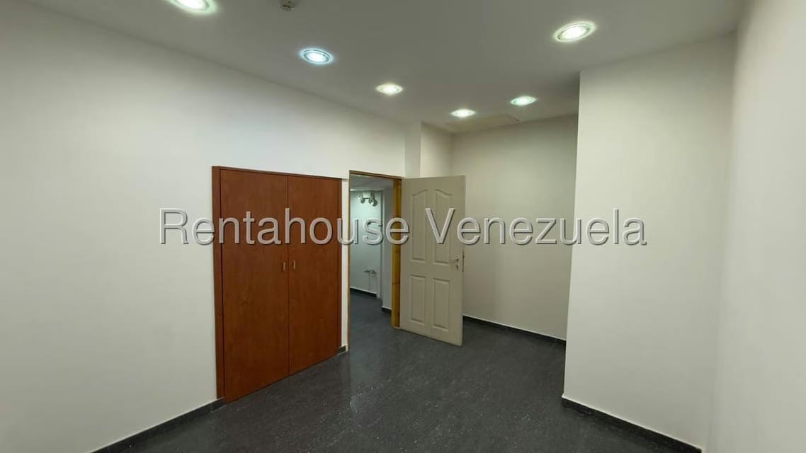 Comercial (Local Comercial) en Alquiler en El Paraiso, Distrito Metropolitano - 19