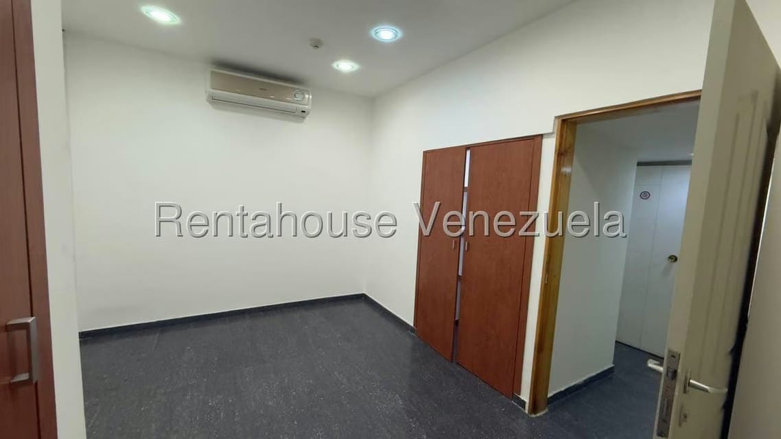 Comercial (Local Comercial) en Alquiler en El Paraiso, Distrito Metropolitano - 20