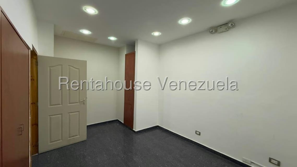 Comercial (Local Comercial) en Alquiler en El Paraiso, Distrito Metropolitano - 21