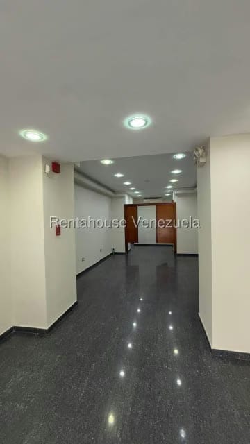 Comercial (Local Comercial) en Alquiler en El Paraiso, Distrito Metropolitano - 30