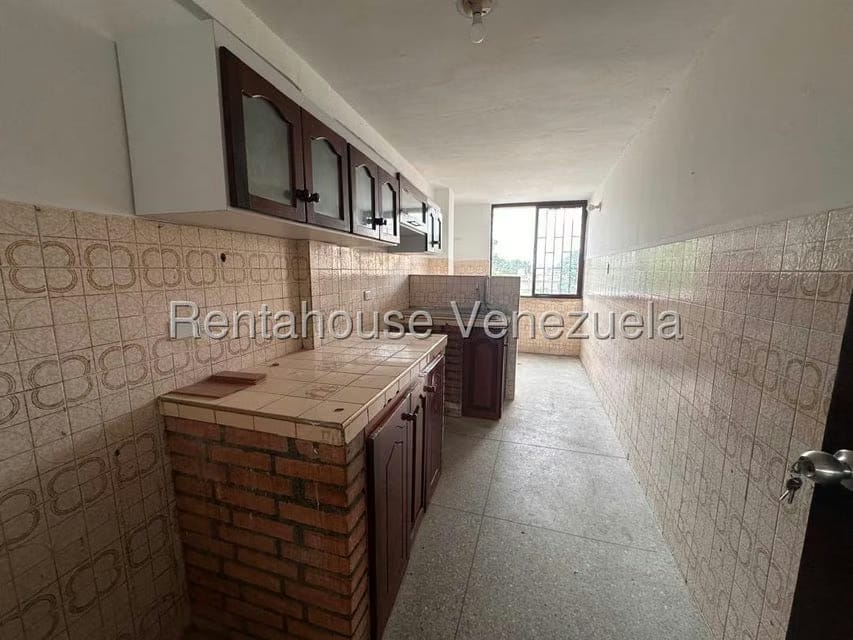 Apartamento (1 Nivel) en Alquiler en Centro, Portuguesa - 2