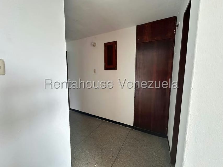 Apartamento (1 Nivel) en Alquiler en Centro, Portuguesa - 3