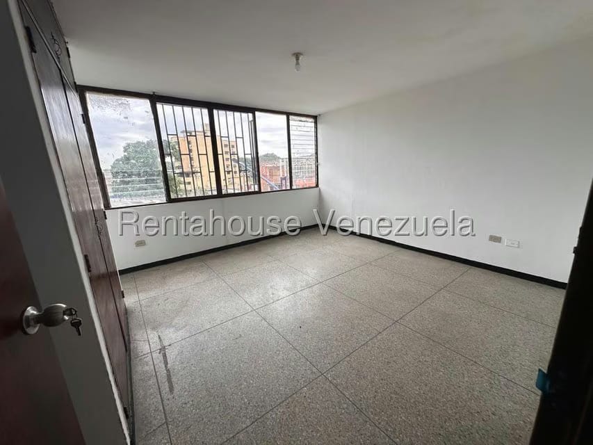 Apartamento (1 Nivel) en Alquiler en Centro, Portuguesa - 6