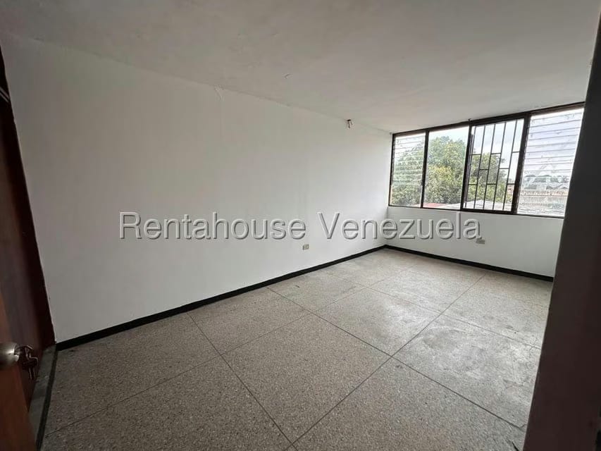 Apartamento (1 Nivel) en Alquiler en Centro, Portuguesa - 9