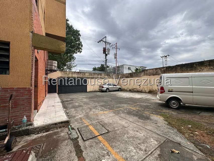 Apartamento (1 Nivel) en Alquiler en Centro, Portuguesa - 10