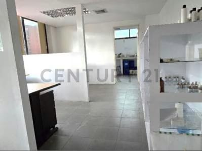 Se vende oficina en Sabana Grande Yep - 2