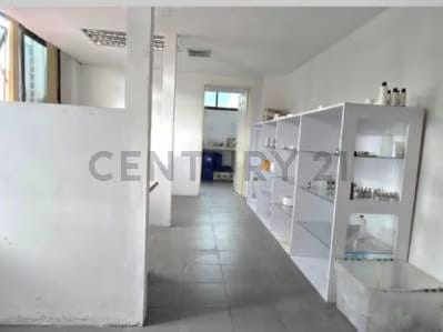 Se vende oficina en Sabana Grande Yep - 4