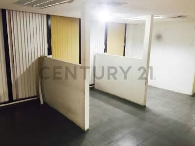 Se vende oficina en Sabana Grande Yep - 5