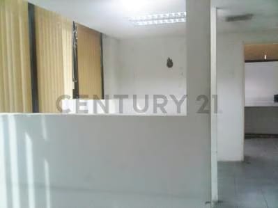 Se vende oficina en Sabana Grande Yep - 10