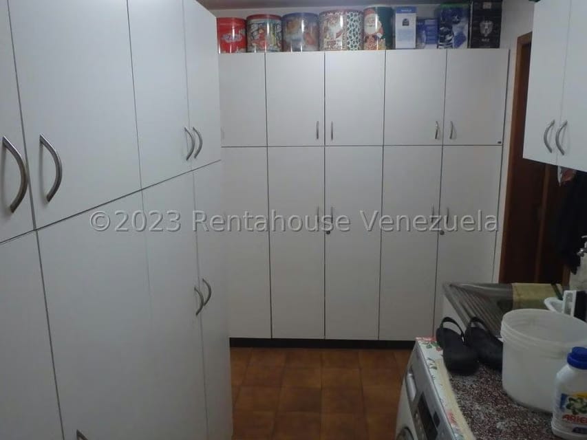 Casa (Multipes Niveles) en Venta en Cumbres de Curumo, Distrito Metropolitano - 13