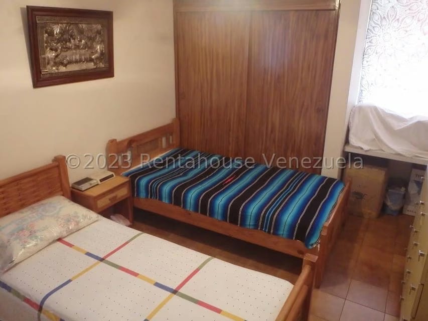 Casa (Multipes Niveles) en Venta en Cumbres de Curumo, Distrito Metropolitano - 17