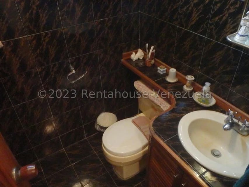 Casa (Multipes Niveles) en Venta en Cumbres de Curumo, Distrito Metropolitano - 20