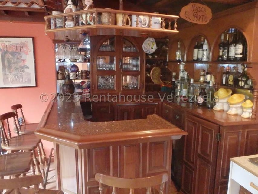 Casa (Multipes Niveles) en Venta en Cumbres de Curumo, Distrito Metropolitano - 23