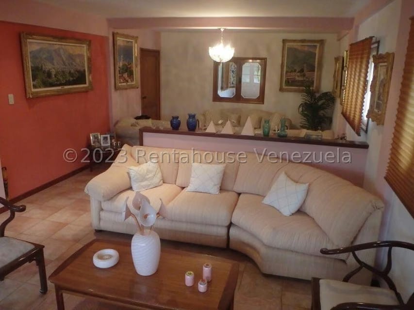 Casa (Multipes Niveles) en Venta en Cumbres de Curumo, Distrito Metropolitano - 26