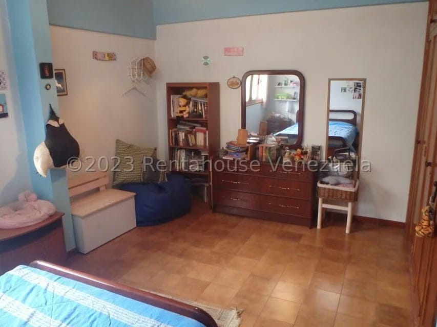 Casa (Multipes Niveles) en Venta en Cumbres de Curumo, Distrito Metropolitano - 31