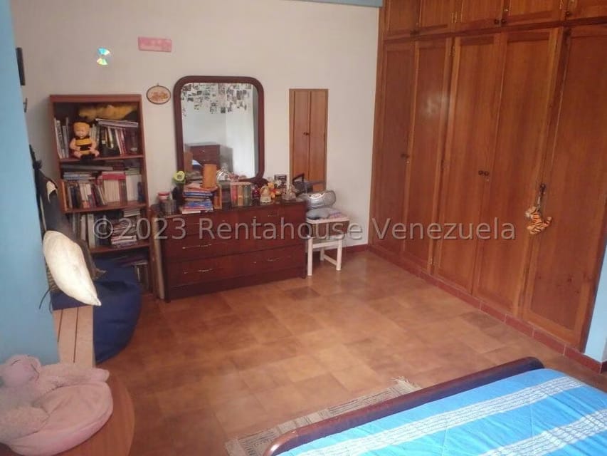 Casa (Multipes Niveles) en Venta en Cumbres de Curumo, Distrito Metropolitano - 32