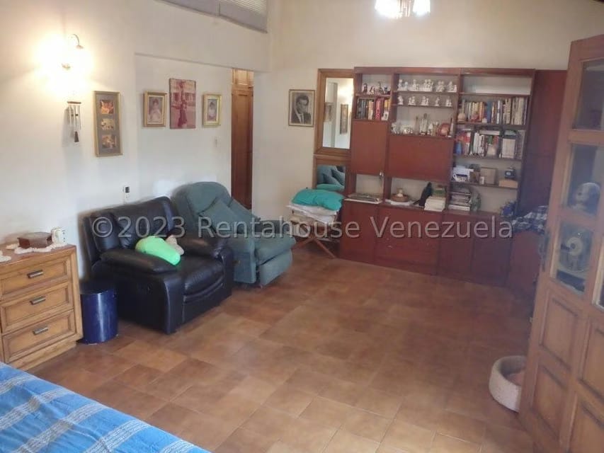 Casa (Multipes Niveles) en Venta en Cumbres de Curumo, Distrito Metropolitano - 35