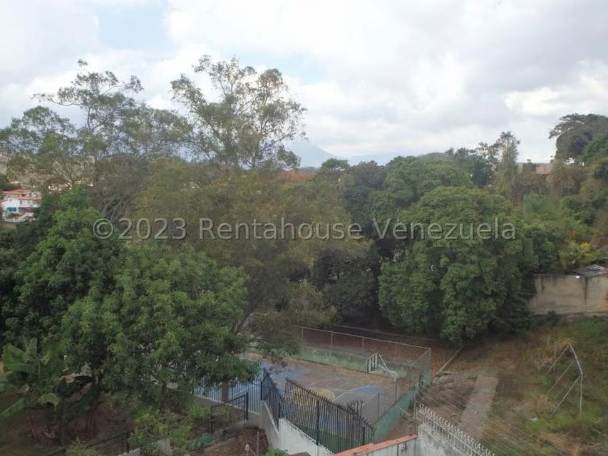Casa (Multipes Niveles) en Venta en Cumbres de Curumo, Distrito Metropolitano - 39