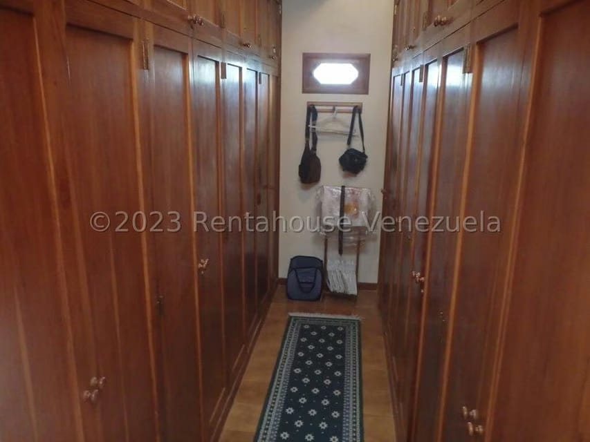 Casa (Multipes Niveles) en Venta en Cumbres de Curumo, Distrito Metropolitano - 40